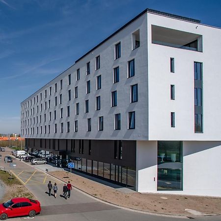 Ea Congress Hotel Aldis Hradec Kralove Bagian luar foto